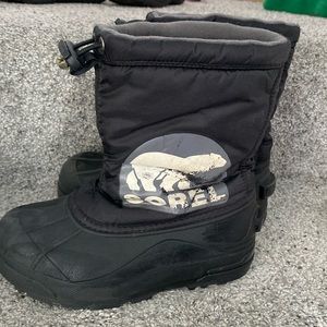 Sorel size 1 kid’s snow boots, used condition